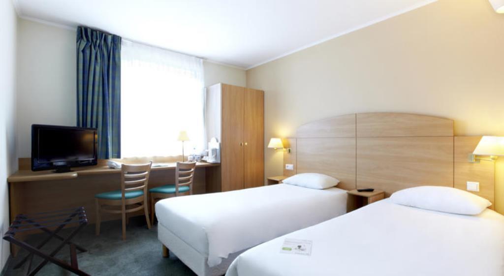 Hotel Campanile Poznań Chambre photo