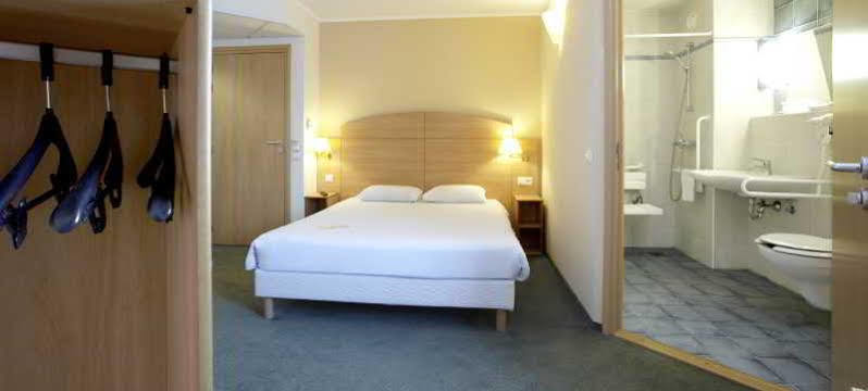 Hotel Campanile Poznań Extérieur photo